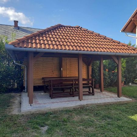 Nora Apartman Balatonlelle Ngoại thất bức ảnh